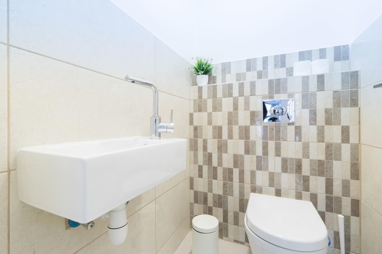 Luxury One-Bedroom Apartment/Parking In City Center เยรูซาเลม ภายนอก รูปภาพ