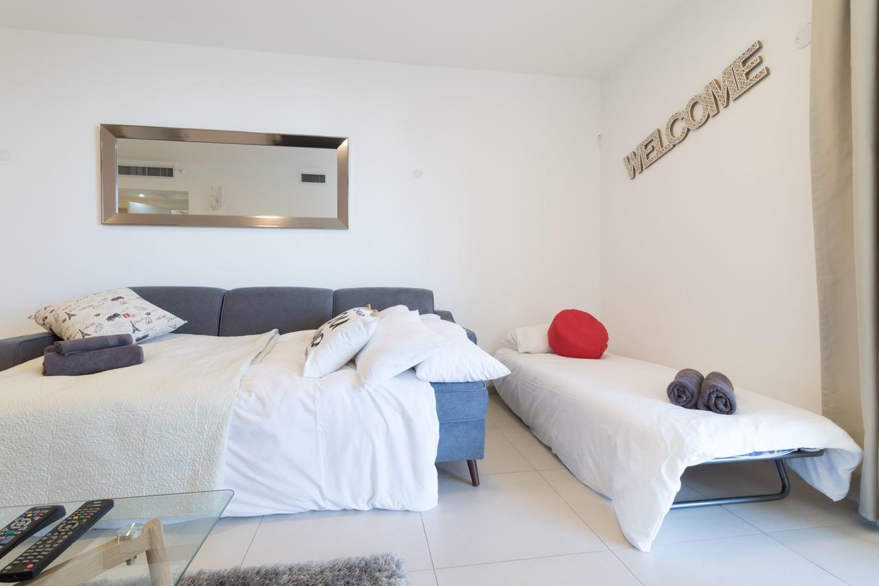 Luxury One-Bedroom Apartment/Parking In City Center เยรูซาเลม ภายนอก รูปภาพ