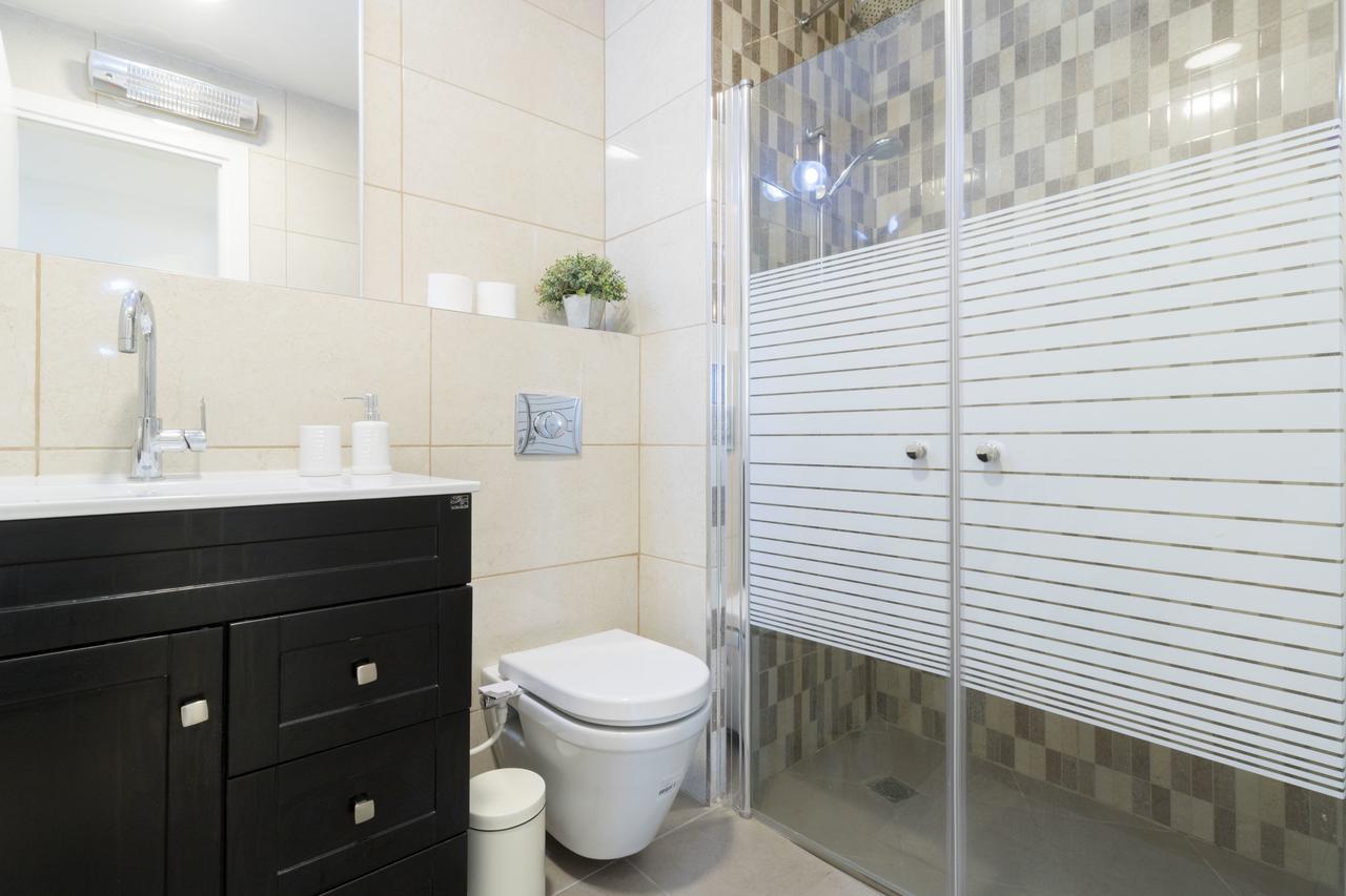 Luxury One-Bedroom Apartment/Parking In City Center เยรูซาเลม ภายนอก รูปภาพ