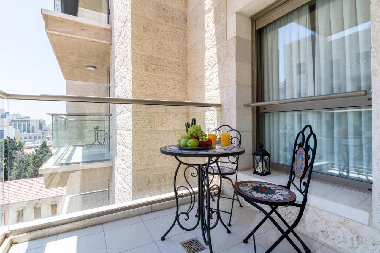 Luxury One-Bedroom Apartment/Parking In City Center เยรูซาเลม ภายนอก รูปภาพ